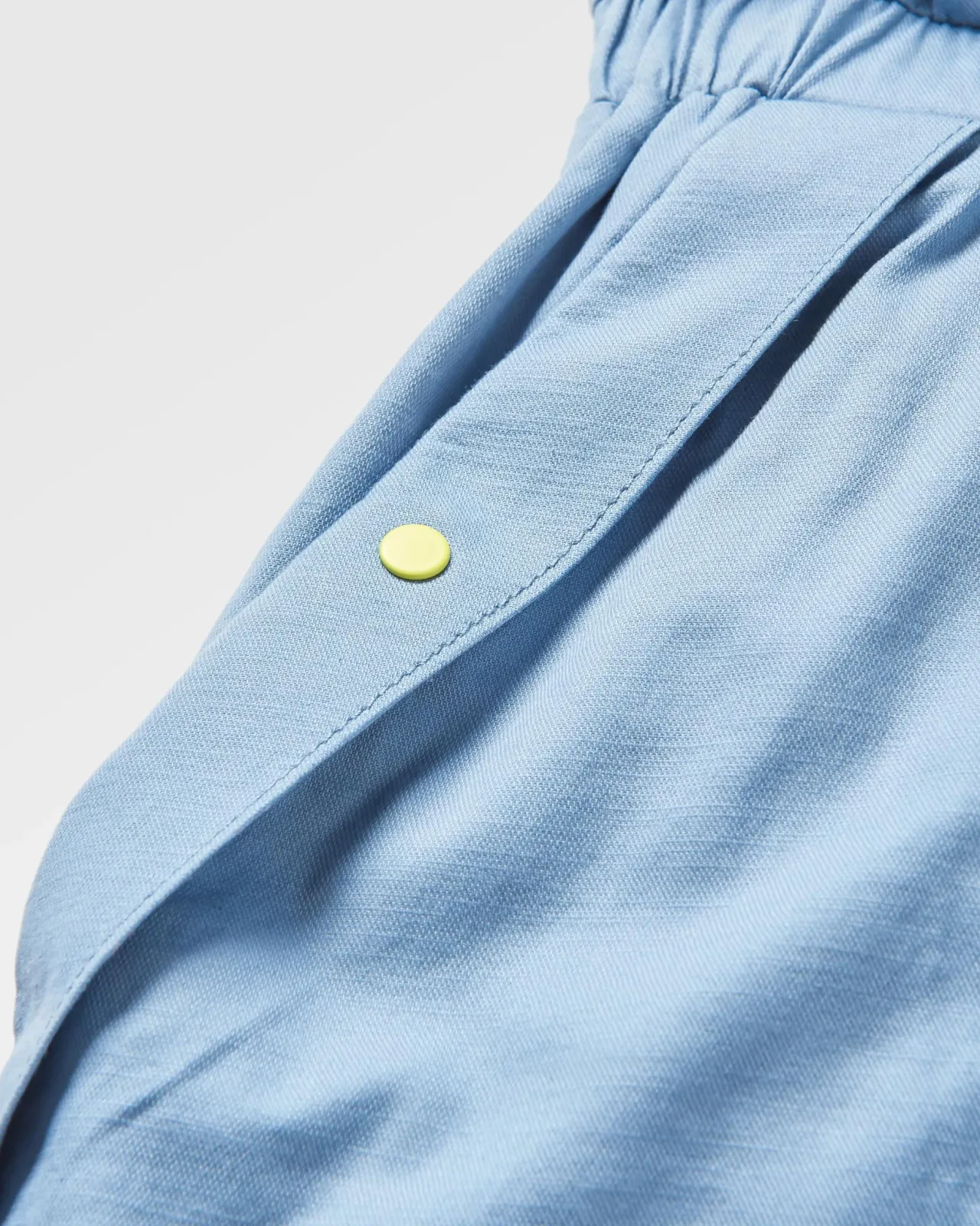mesmorise_organisches_baumwollkleid__verblasstes_denim_7.webp Discount Mesmorise Organisches Baumwoll-Kleid - Verblasstes Denim Damen Kleider & Röcke | Latzhosen & Hosen