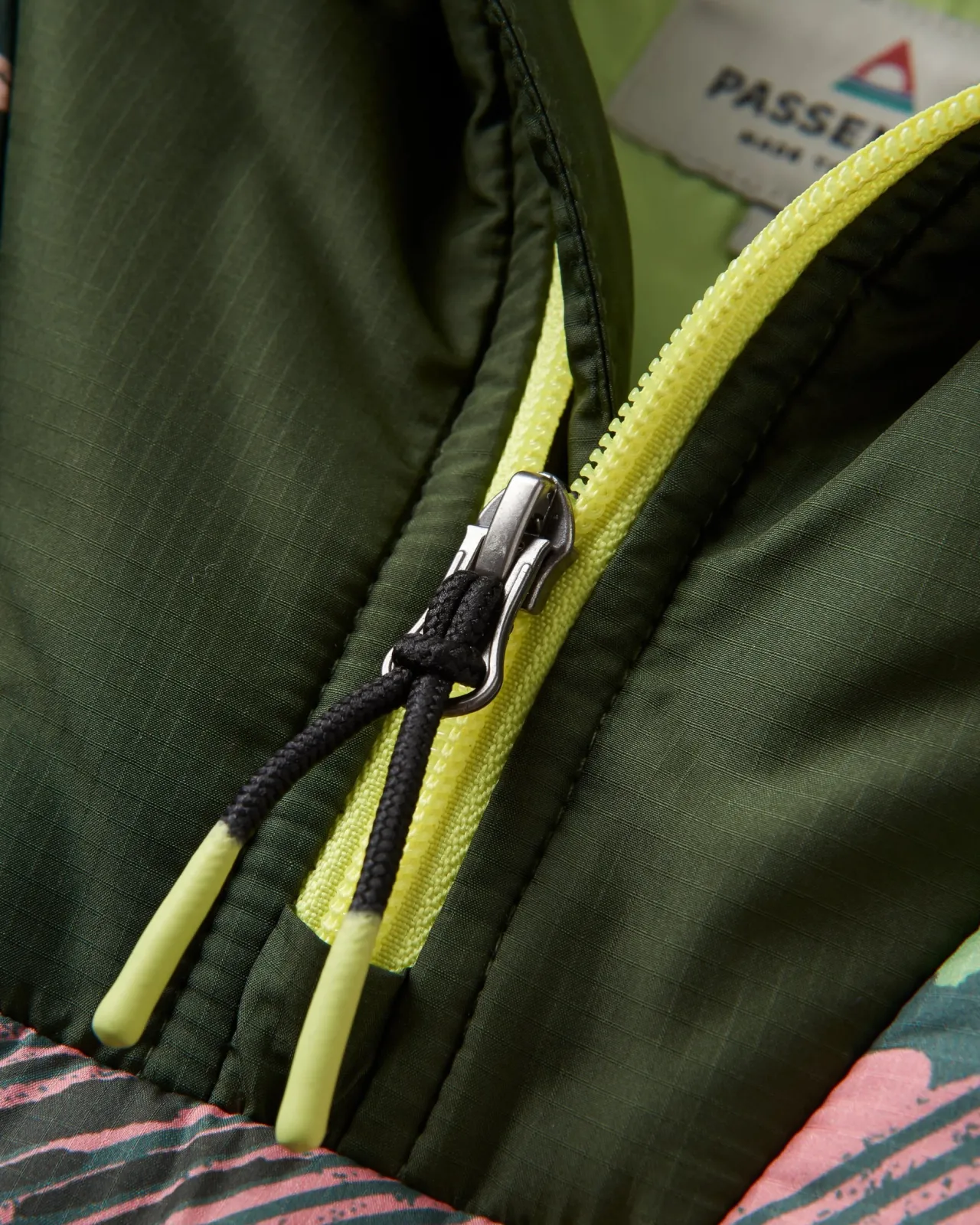 ocean_recycelte_isolierte__zip_jacke__abstrakte_bergtanne_5.webp Clearance Ocean recycelte isolierte 1/2 Zip Jacke - Abstrakte Bergtanne Damen Isoliert