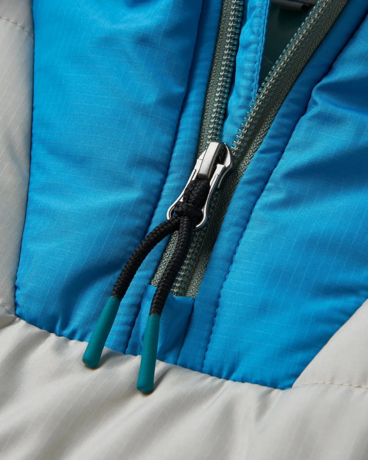 ocean_recycelte_isolierte__zip_jacke__kieselgrau_6.webp Fashion Ocean recycelte isolierte 1/2 Zip Jacke - Damen Isoliert