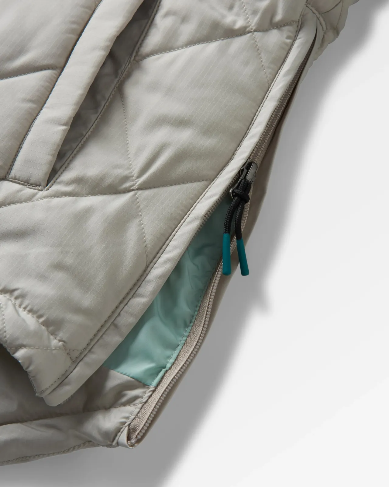 ocean_recycelte_isolierte__zip_jacke__kieselgrau_7.webp Fashion Ocean recycelte isolierte 1/2 Zip Jacke - Damen Isoliert