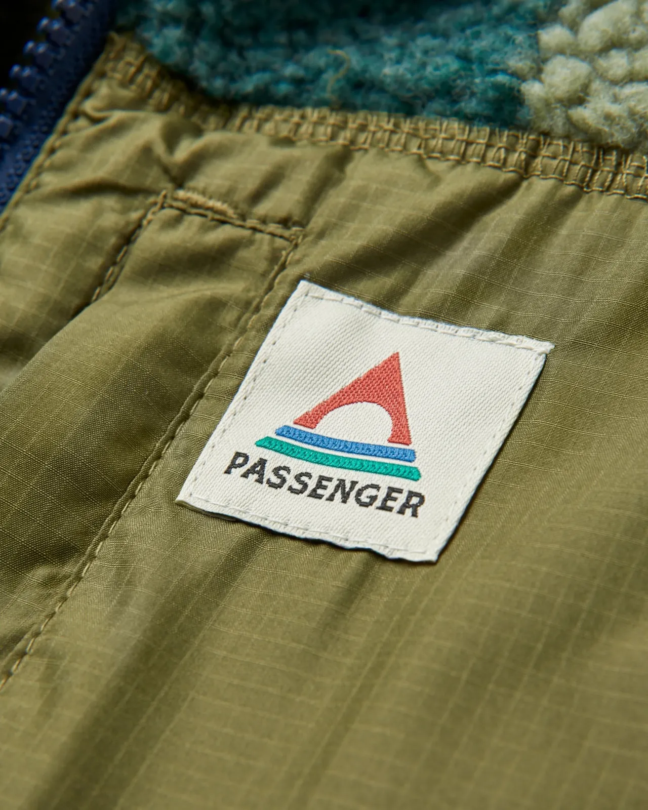 offroad_recycelter_sherpafleece_mit_halbem_reiverschluss__alpentarnung_khaki_4.webp Online Offroad Recycelter Sherpa-Fleece mit halbem Reißverschluss - Alpen-Tarnung Khaki Herren Fleece | Fleece
