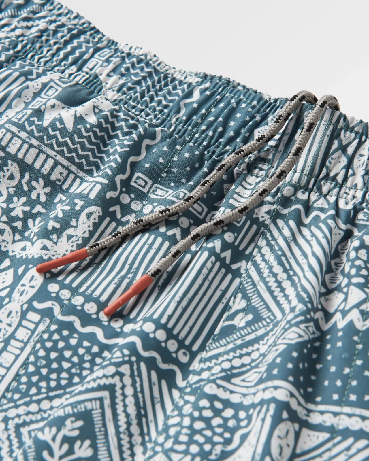 porto_recycelte_allzweckbadehose__vintage_patchwork_dunkler_wald_7.webp Outlet Porto recycelte Allzweck-Badehose - Vintage Patchwork Dunkler Wald Herren Kurze Hosen