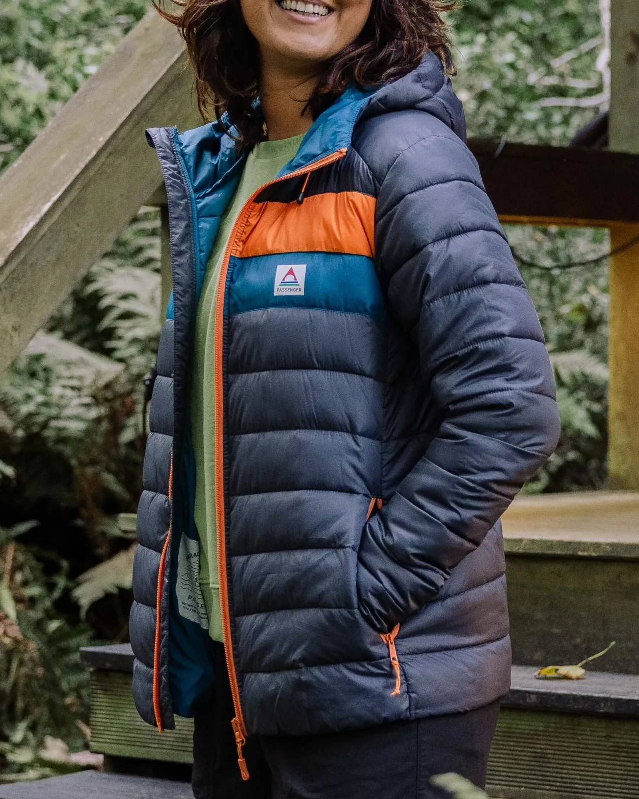 pow__isolierte_jacke__holzkohle_3.webp Flash Sale Pow 2.0 Isolierte Jacke - Damen Isoliert