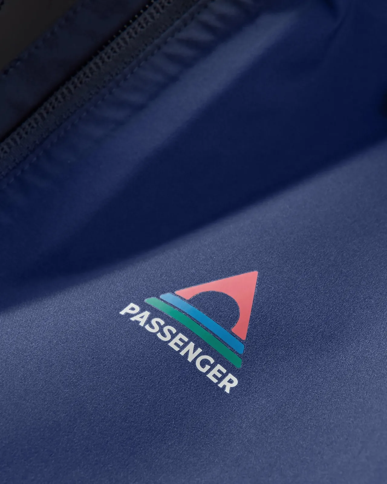 rainstorm_recycelte_wasserdichte_jacke__tiefes_marineblau_6.webp Sale Rainstorm recycelte wasserdichte Jacke - Tiefes Marineblau Damen Wasserdicht | Oberteile