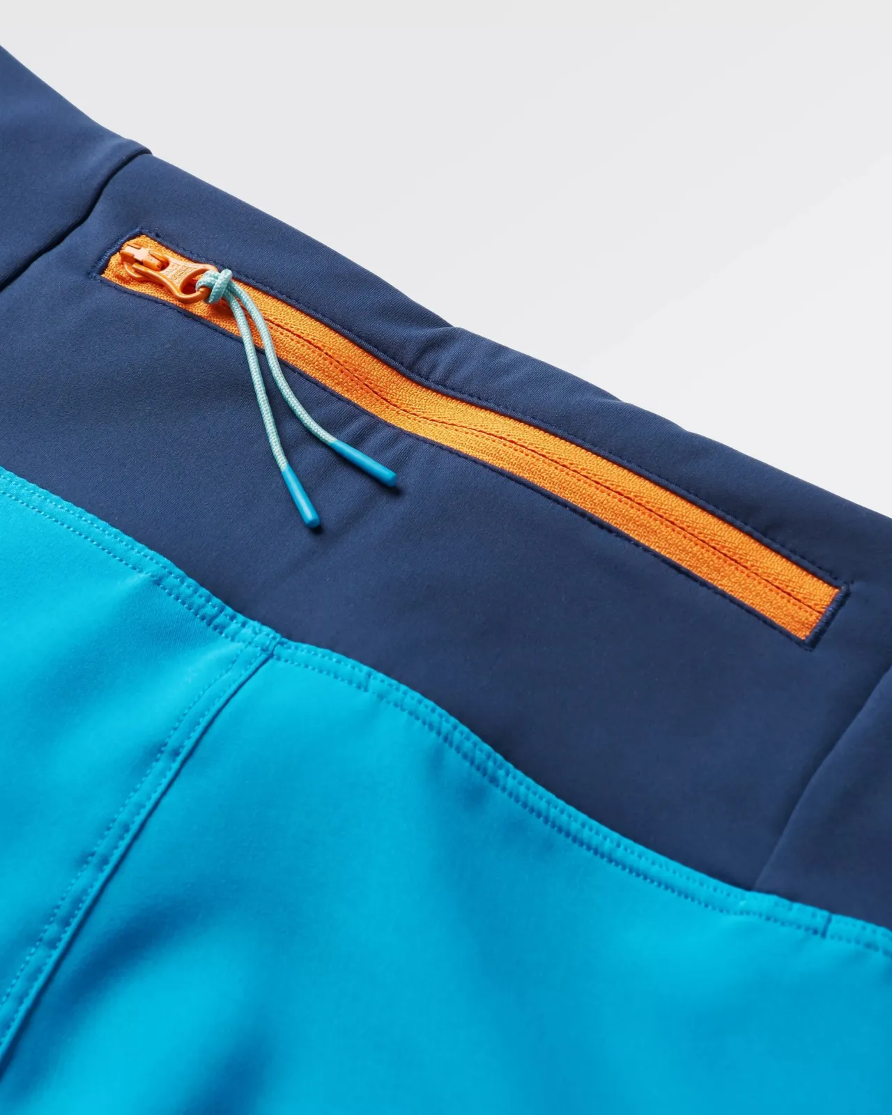 roundtrip_wandershorts__blauer_pool_6.webp Sale Roundtrip Wandershorts - Blauer Pool Damen Kurze Hosen | Hosen