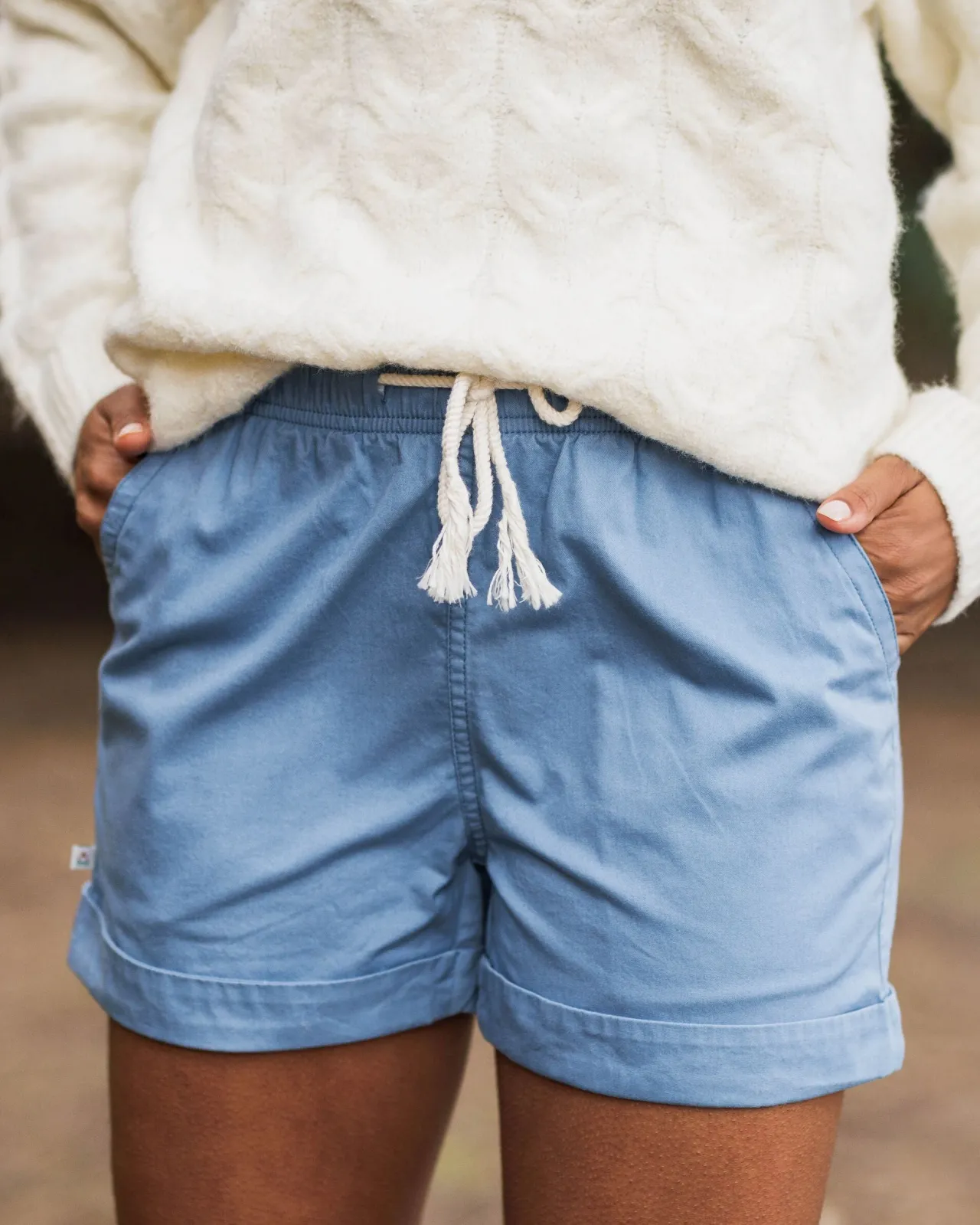 santosa_twill_short__blauer_schatten_2.webp Cheap Santosa Twill Short - Blauer Schatten Damen Kurze Hosen