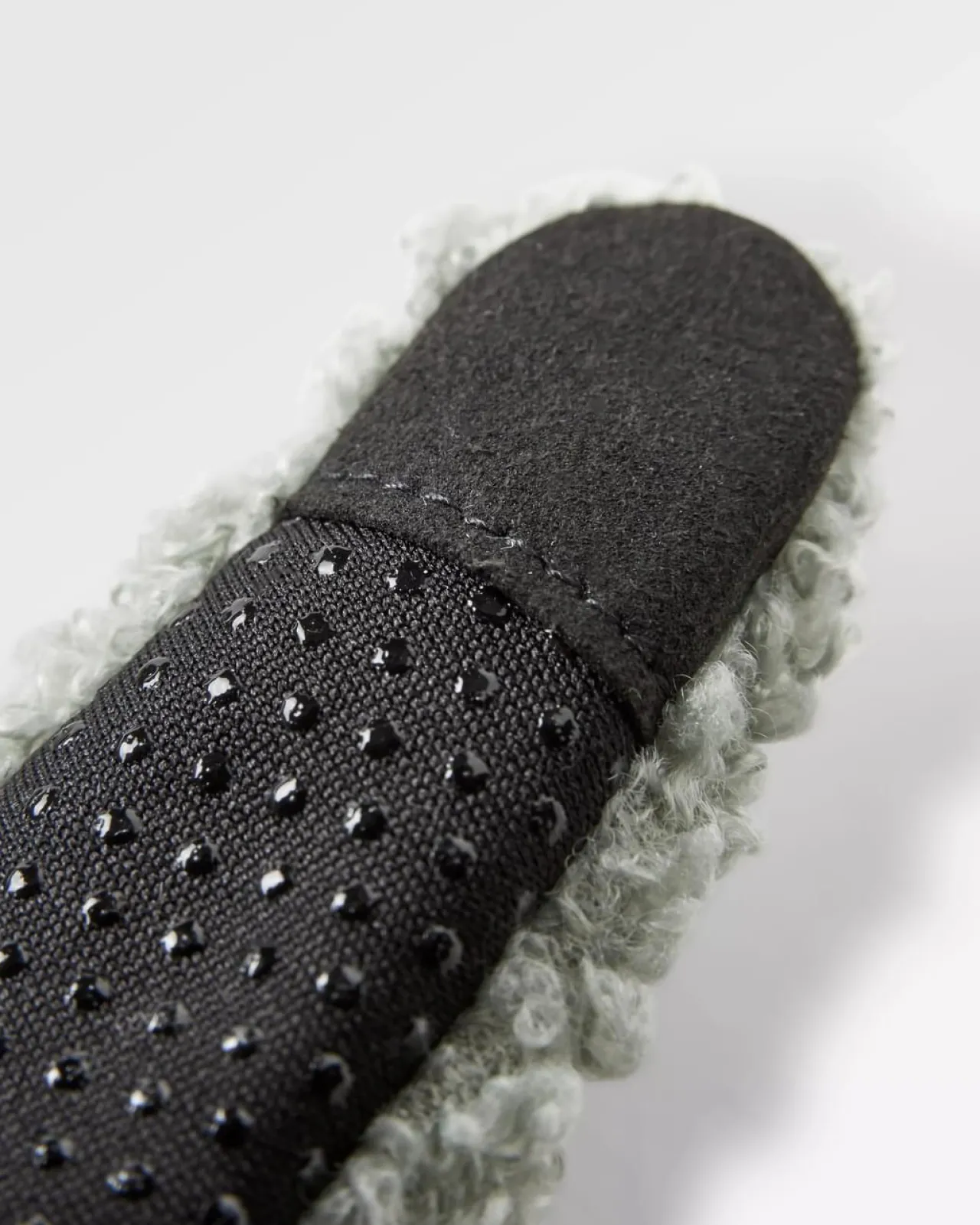 snowfall__recycelte_sherpahandschuhe__pistazie_3.webp Cheap Snowfall 2.0 recycelte Sherpa-Handschuhe - Damen Handschuhe