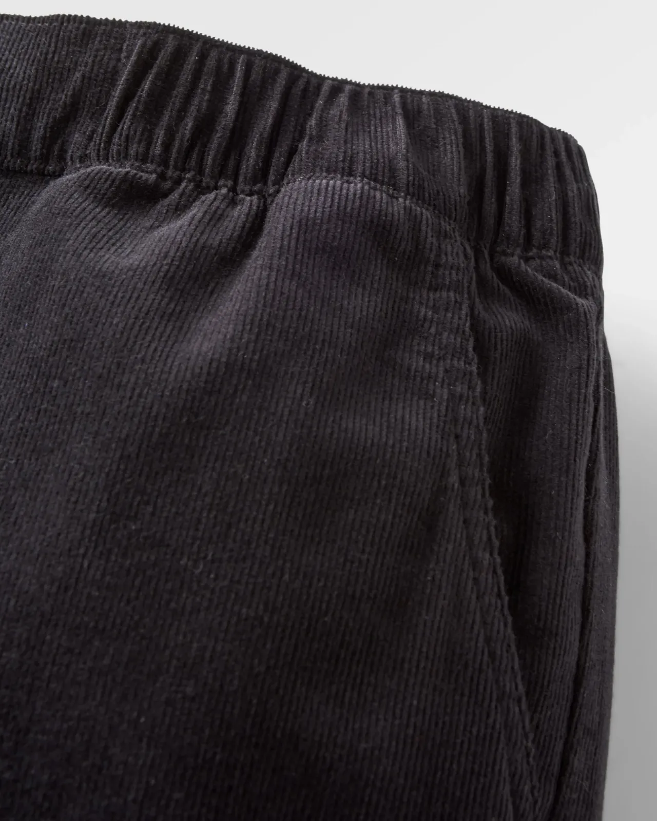 soemday__biocordcrop_top__schwarz_8.webp Clearance Soemday 2.0 Bio-Cord-Crop Top - Damen Latzhosen & Hosen