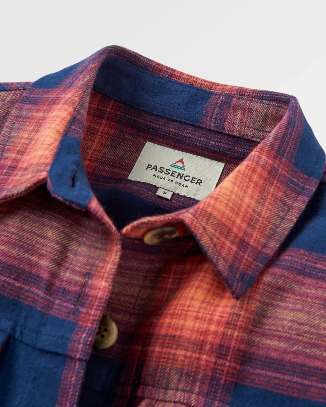 stella_biobaumwolllangarmshirt__reiches_marineblau_roter_ocker_karo_10.webp Outlet Stella Bio-Baumwoll-Langarmshirt - Reiches Marineblau/ Roter Ocker Karo Damen Hemden