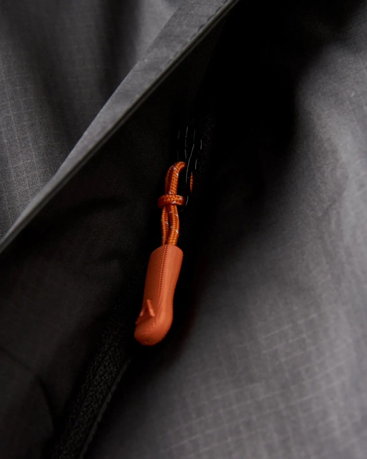 tempest_recycelter_wasserdichter_surfponcho__tannengrn_schwarz_5.webp Shop Tempest Recycelter Wasserdichter Surf-Poncho - Tannengrün/ Schwarz Surf-ponchos | Surf-ponchos