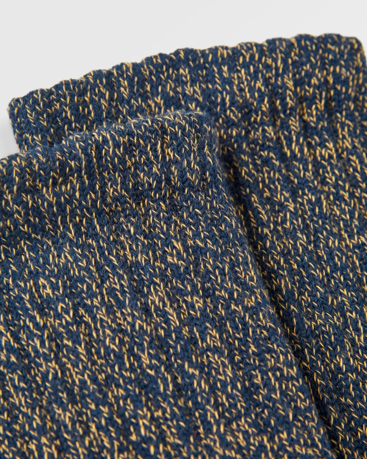 thorne_socken_aus_schwerem_stoff__tiefes_marineblau_2.webp Shop Thorne Socken aus schwerem Stoff - Tiefes Marineblau Herren Socken