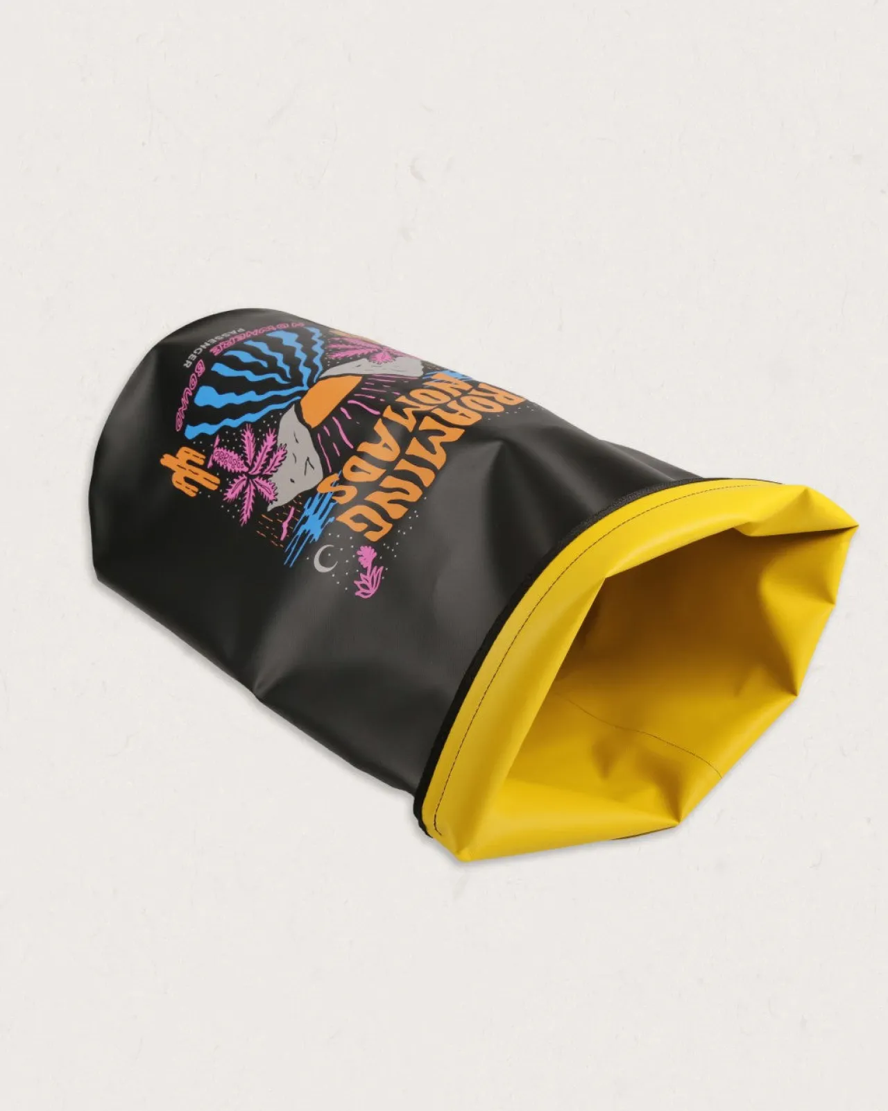 tide_l_recycelter_trockensack__roaming_nomads_8-1.webp Store Tide 30L recycelter Trockensack - Roaming Nomads Wasserdichte Taschen | Wasserdichte Taschen