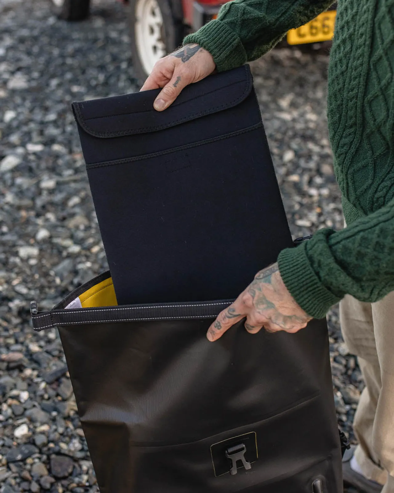 tide_rucksack_aus_recyceltem_trockensack_l___schwarz_12.webp Shop Tide Rucksack aus recyceltem Trockensack 25L - Rucksäcke | Wasserdichte Taschen