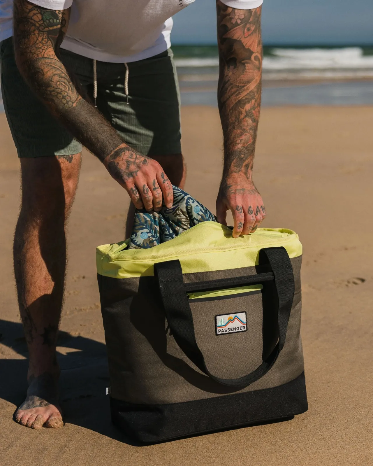 tote_recycelte_khltasche__khaki_multi_3.webp Hot Tote recycelte Kühltasche - Khaki Multi Aufbewahrung & Kühltaschen