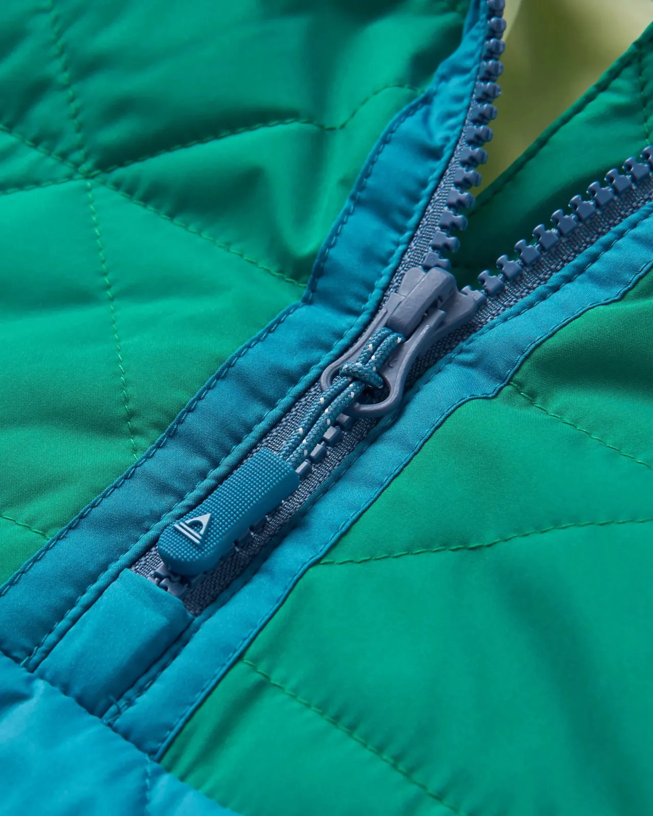 trace_recycyelter_isolierter__windbreaker__greenlake_5.webp Online Trace recycyelter isolierter 2.0 Windbreaker - Damen Isoliert | Oberteile