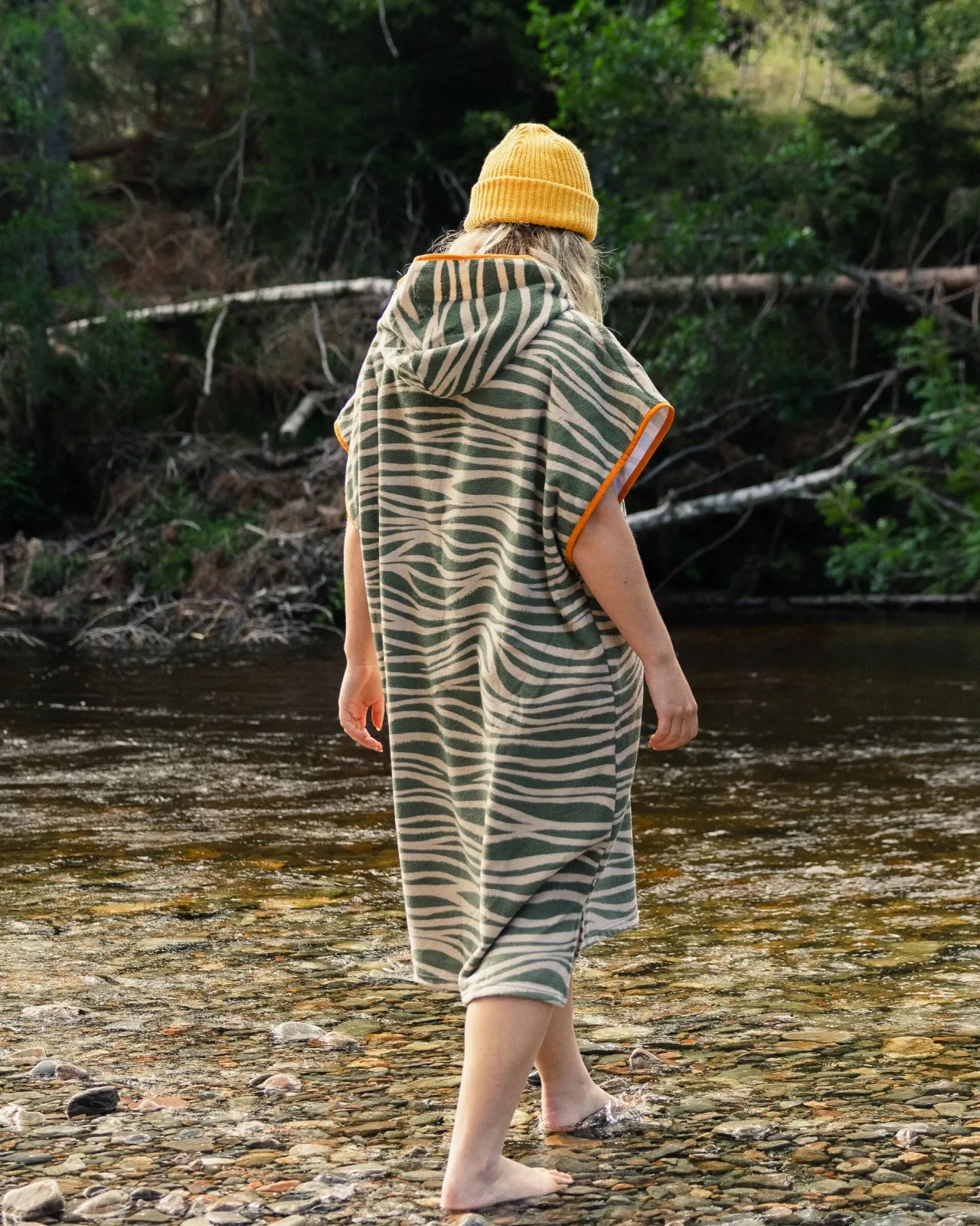 Shop Tulum Recycled Towel Surf-Poncho - Strata Khaki Handtücher | Surf-ponchos