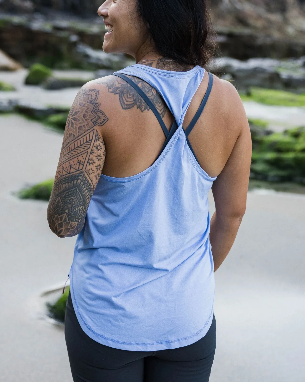twist_recyceltes_aktiv_top_meliert__kornblumen_melange_2.webp Best Sale Twist Recyceltes Aktiv Top Meliert - Kornblumen Melange Damen Tanktops | Oberteile