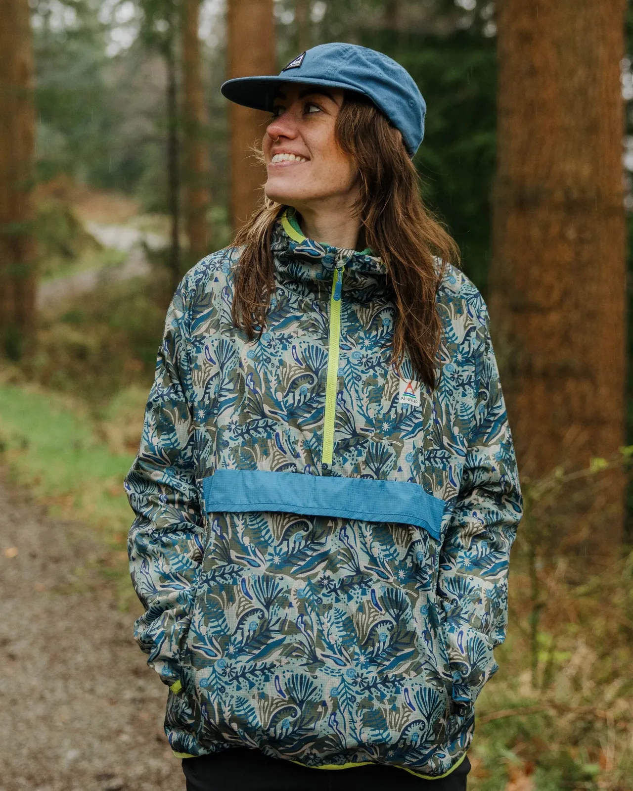 Store Viento Recycelte Windjacke Anorak - Abstrakte Seealge Pistazie Damen Oberteile