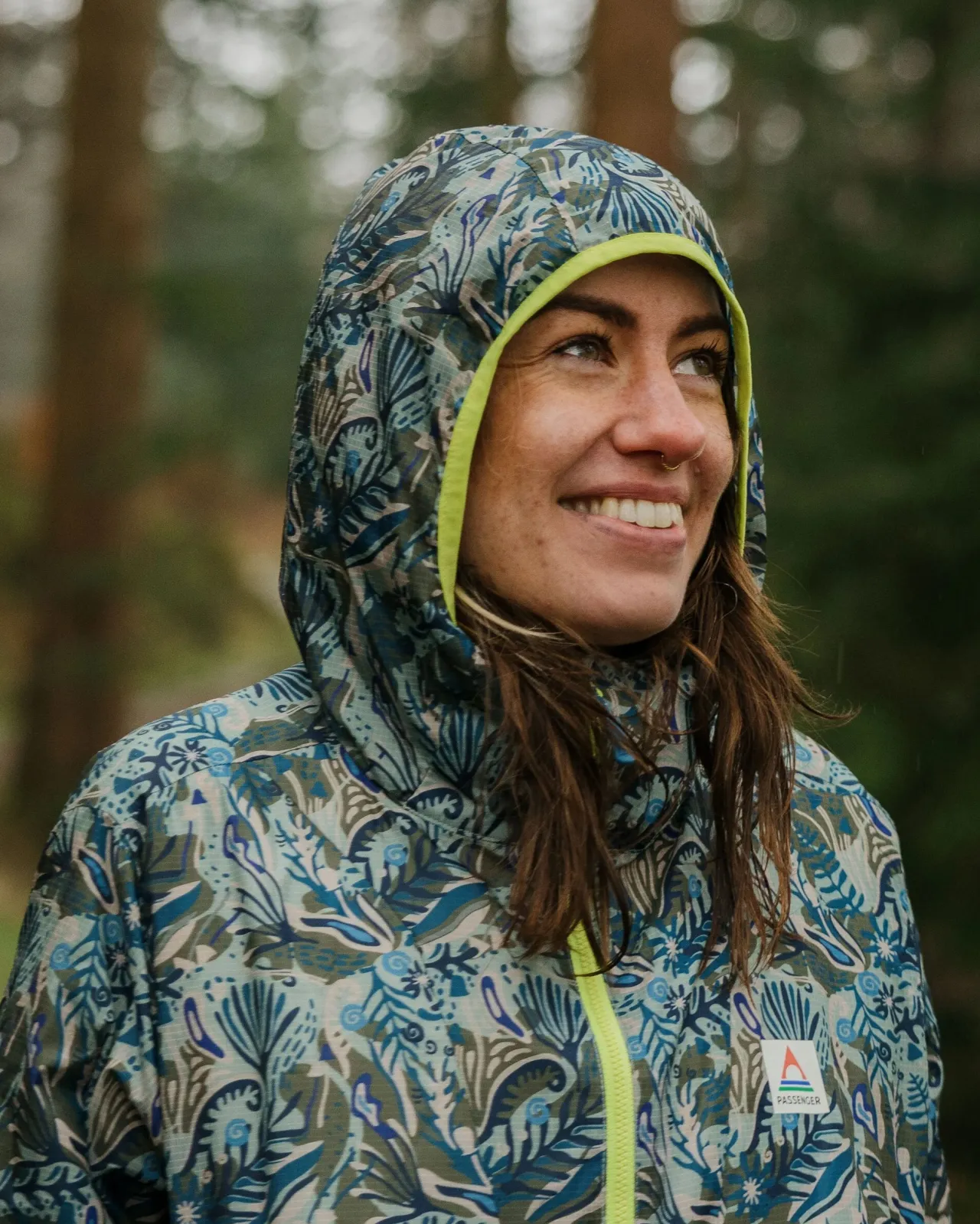 viento_recycelte_windjacke_anorak__abstrakte_seealge_pistazie_4.webp Store Viento Recycelte Windjacke Anorak - Abstrakte Seealge Pistazie Damen Oberteile