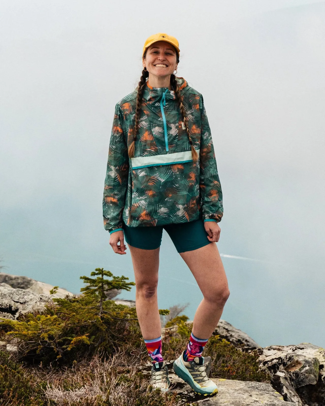 viento_recycelte_windjacke_anorak__palm_camo_tiefsee_2.webp Outlet Viento Recycelte Windjacke Anorak - Palm Camo Tiefsee Damen Oberteile | Jacken