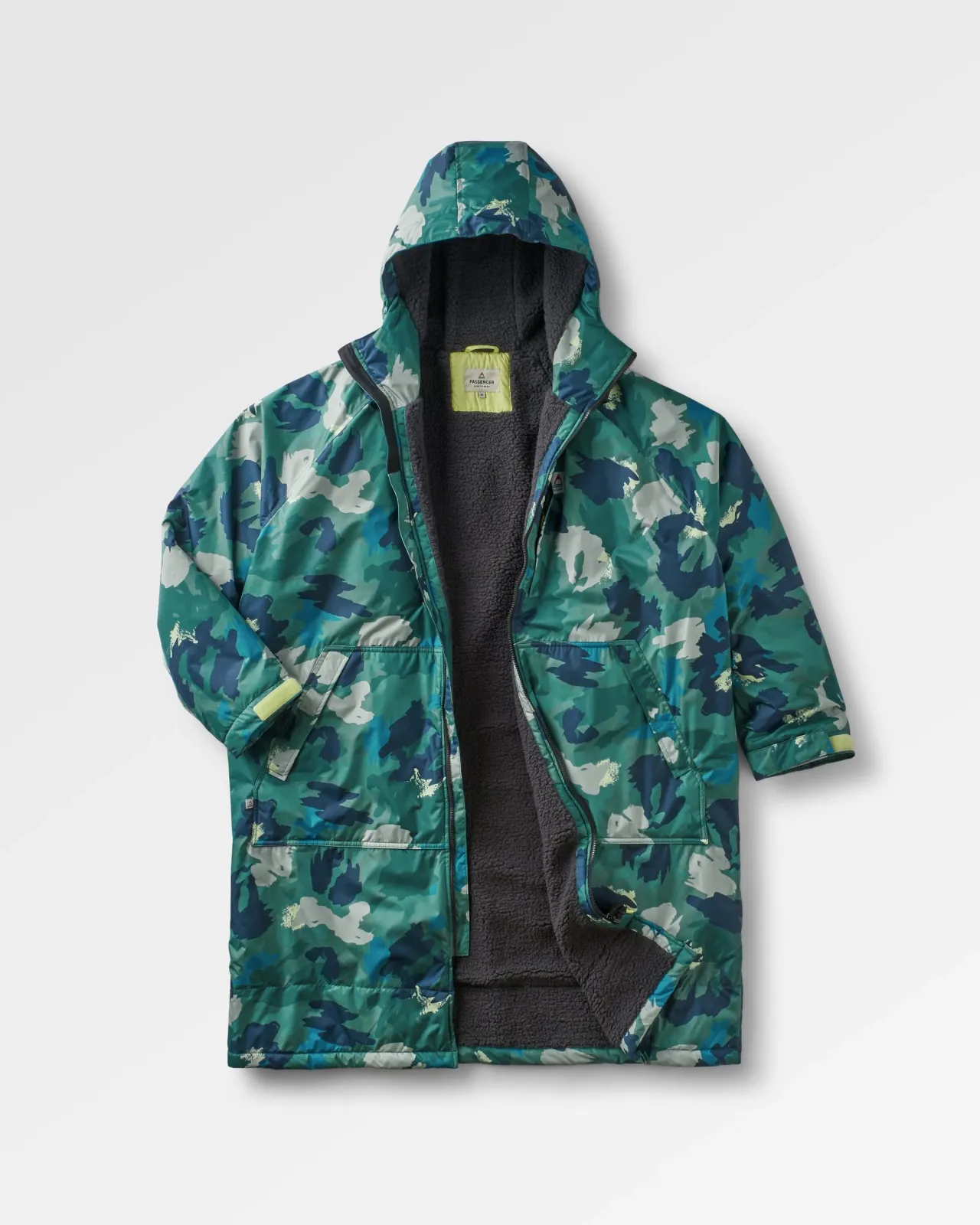 Store Waves Recycelter Sherpa Gefütterter Surf-Poncho - Alpen-Tarnung Regenwald Surf-ponchos | Surf-ponchos