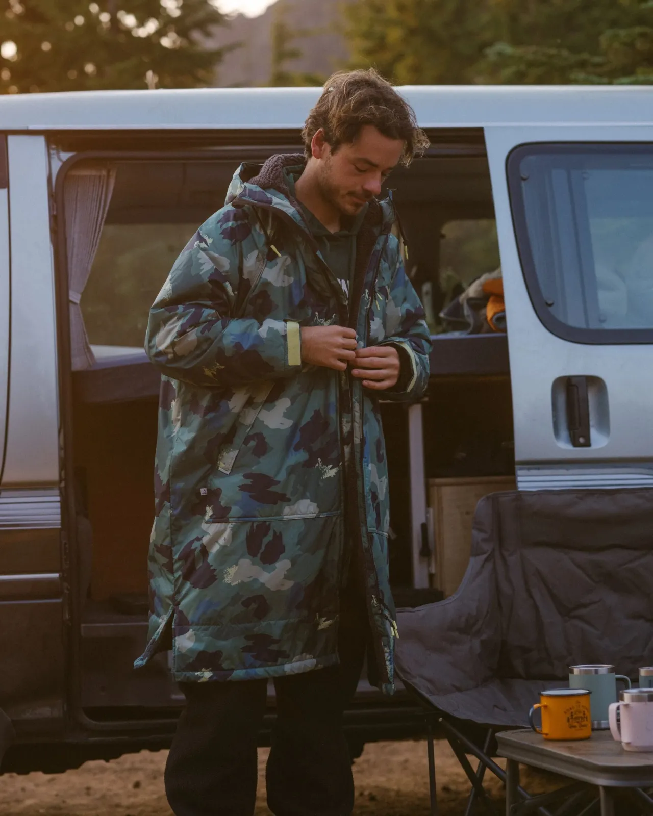 waves_recycelter_sherpa_geftterter_surfponcho__alpentarnung_regenwald_5.webp Store Waves Recycelter Sherpa Gefütterter Surf-Poncho - Alpen-Tarnung Regenwald Surf-ponchos | Surf-ponchos