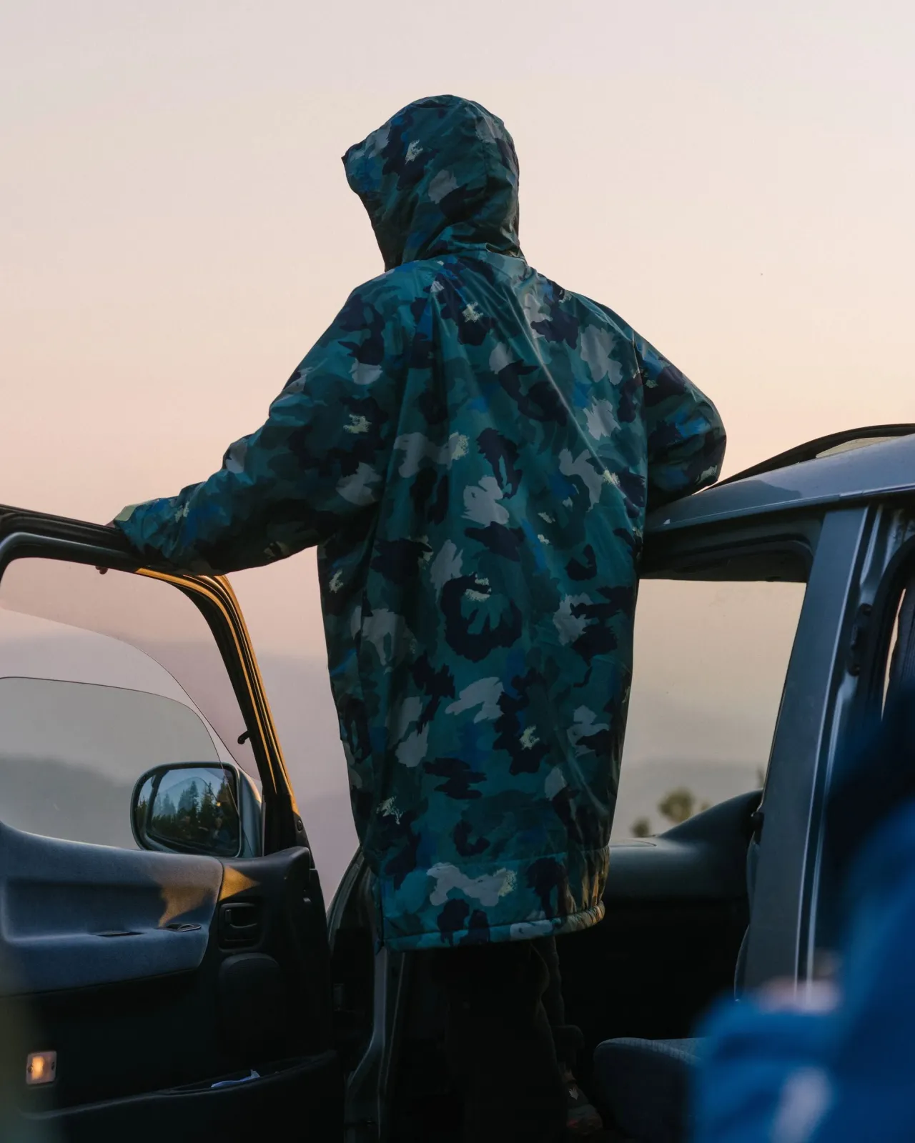 waves_recycelter_sherpa_geftterter_surfponcho__alpentarnung_regenwald_6.webp Store Waves Recycelter Sherpa Gefütterter Surf-Poncho - Alpen-Tarnung Regenwald Surf-ponchos | Surf-ponchos