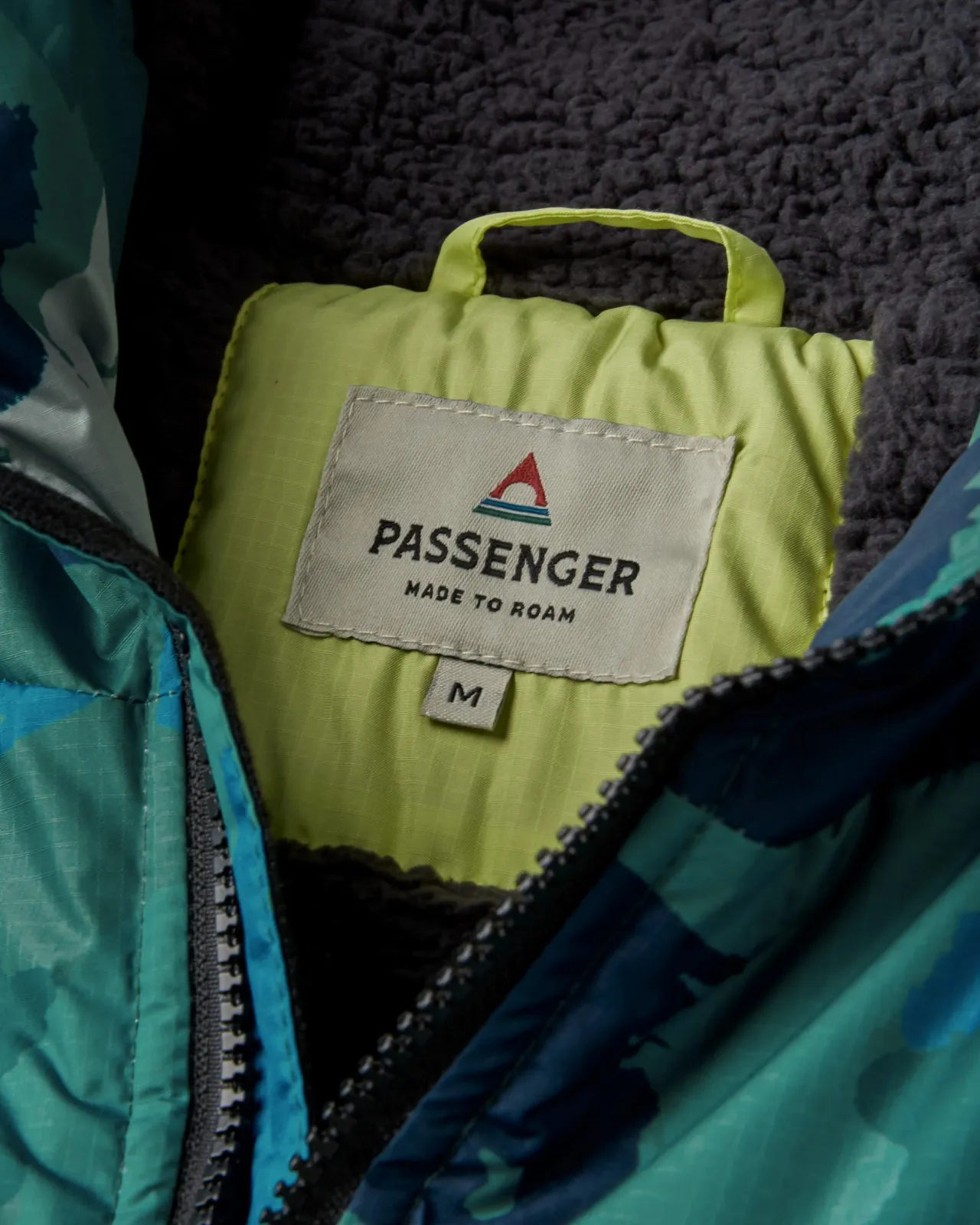 waves_recycelter_sherpa_geftterter_surfponcho__alpentarnung_regenwald_7.webp Store Waves Recycelter Sherpa Gefütterter Surf-Poncho - Alpen-Tarnung Regenwald Surf-ponchos | Surf-ponchos