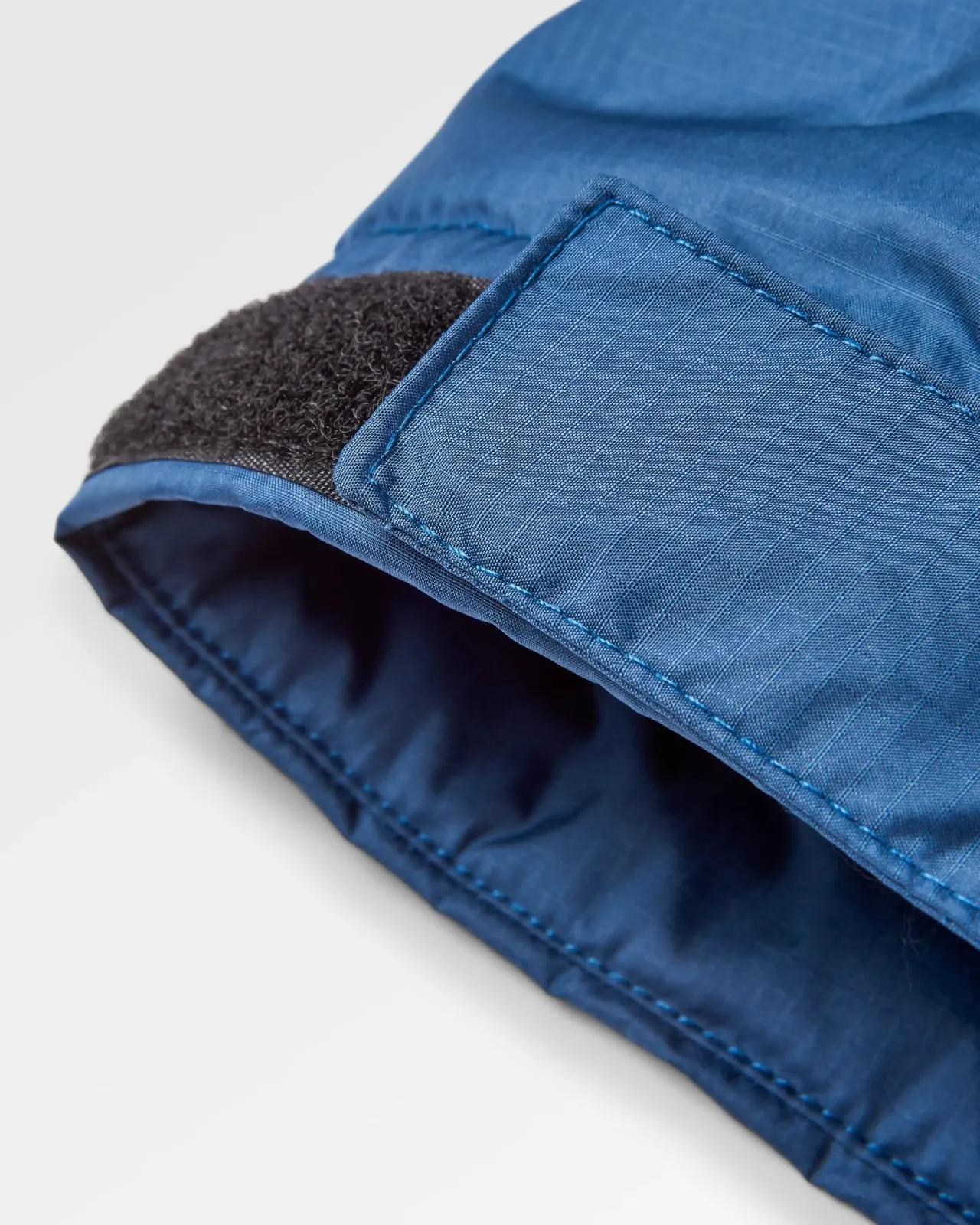 waves_recycelter_sherpa_geftterter_surfponcho__dunkles_denim_tiefes_marineblau_10-1.webp Discount Waves Recycelter Sherpa Gefütterter Surf-Poncho - Dunkles Denim/ Tiefes Marineblau Surf-ponchos | Surf-ponchos