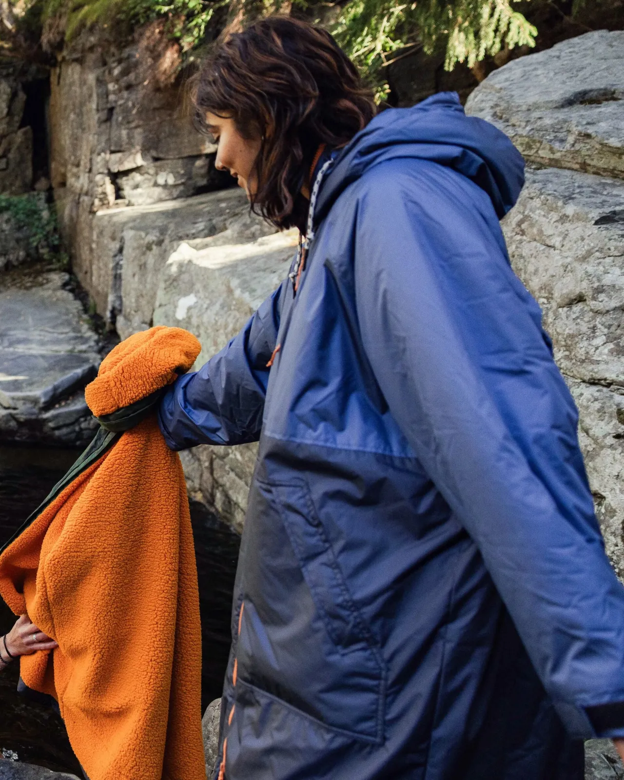 waves_recycelter_sherpa_geftterter_surfponcho__dunkles_denim_tiefes_marineblau_2-1.webp Discount Waves Recycelter Sherpa Gefütterter Surf-Poncho - Dunkles Denim/ Tiefes Marineblau Surf-ponchos | Surf-ponchos