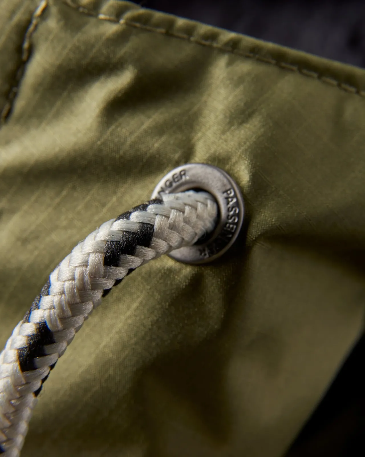 waves_recycelter_sherpa_geftterter_surfponcho__schwarzkhaki_16.webp Clearance Waves Recycelter Sherpa Gefütterter Surf-Poncho - Schwarz/Khaki Surf-ponchos | Surf-ponchos