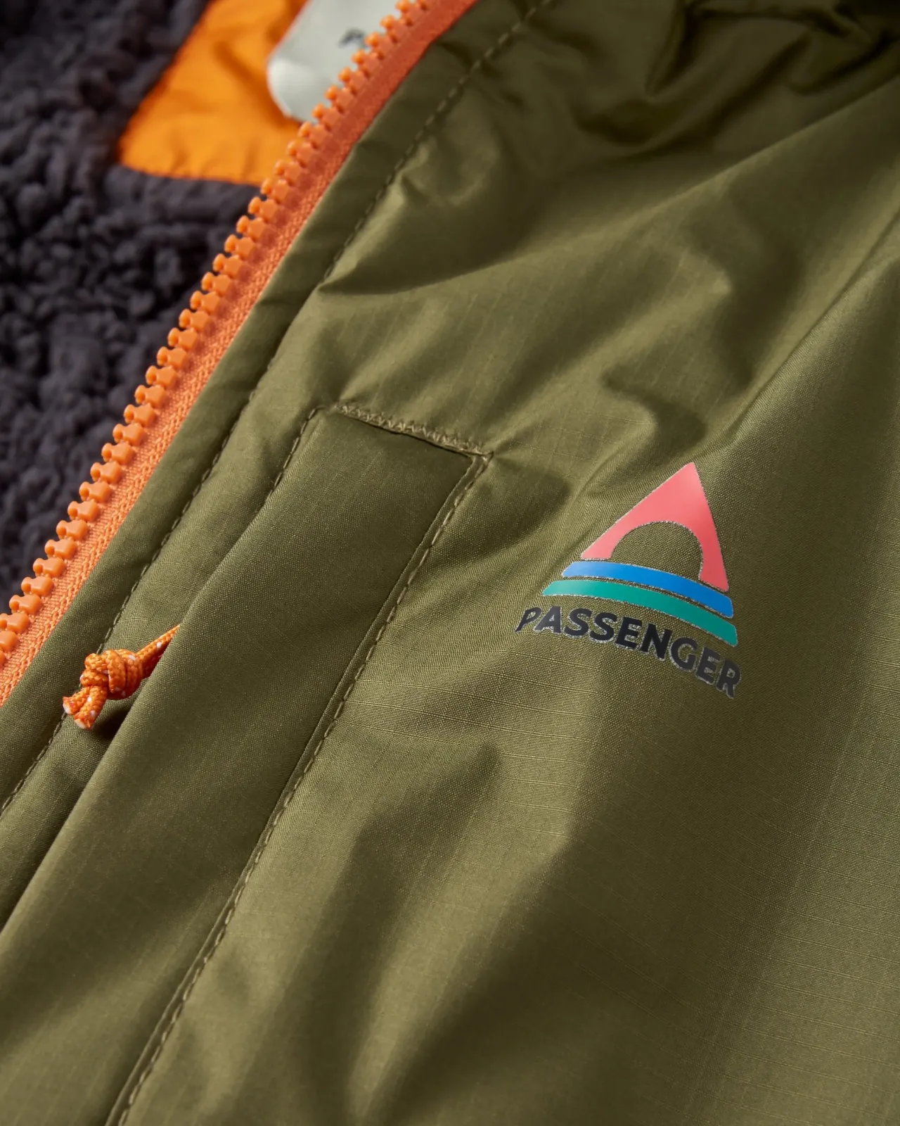 waves_recycelter_sherpa_geftterter_surfponcho__schwarzkhaki_2.webp Clearance Waves Recycelter Sherpa Gefütterter Surf-Poncho - Schwarz/Khaki Surf-ponchos | Surf-ponchos