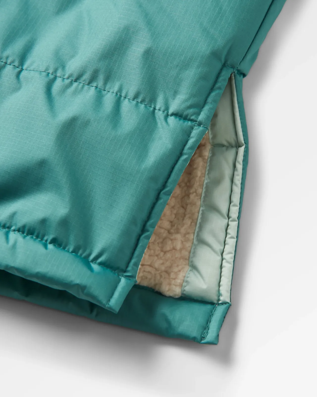waves_recycelter_sherpa_geftterter_surfponcho__surf_spraytiefsee_11.webp Outlet Waves Recycelter Sherpa Gefütterter Surf-Poncho - Surf Spray/Tiefsee Surf-ponchos | Surf-ponchos