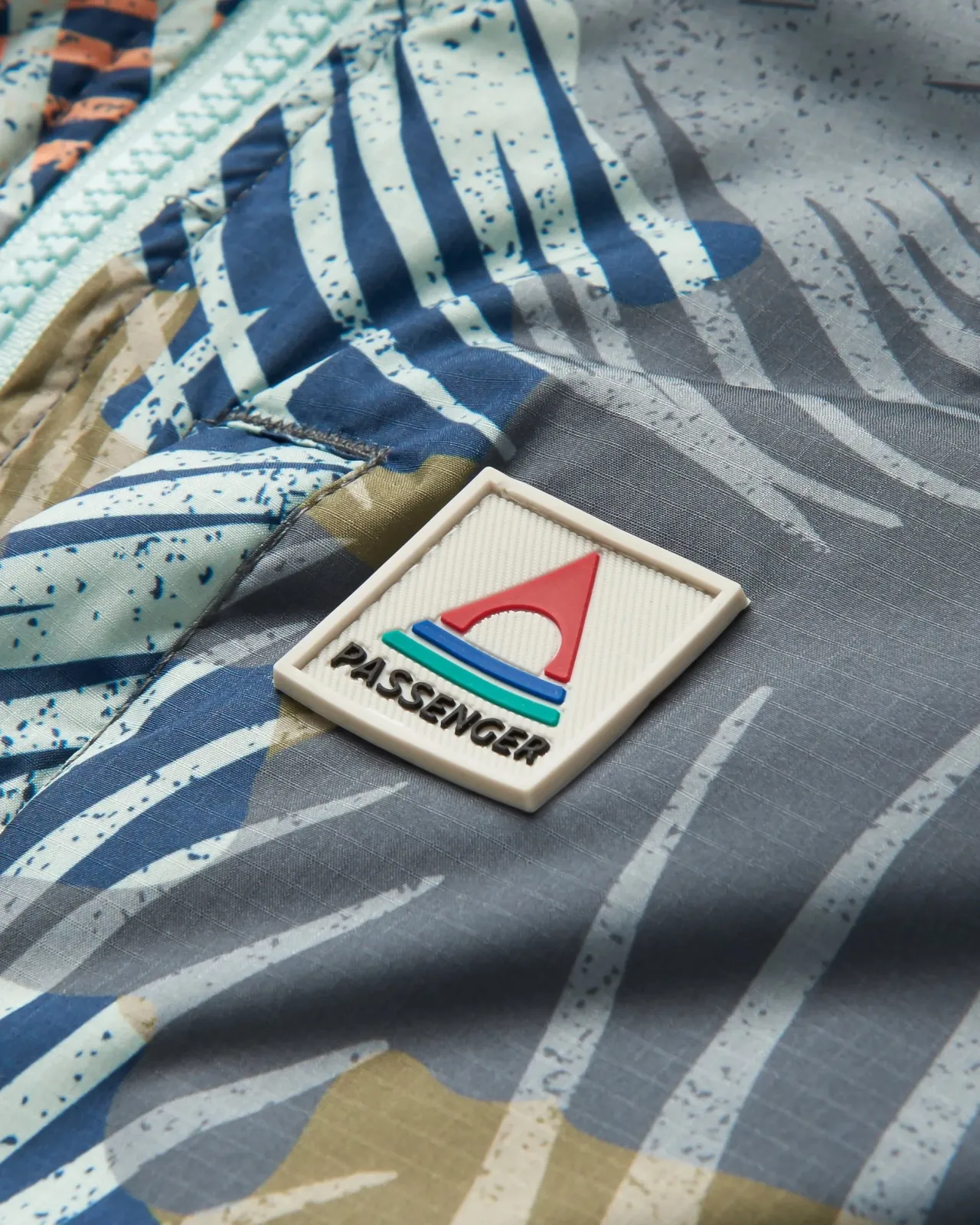 waves_recycled_sherpa_lined_changing_robe__palm_camo_apricot_10.webp Flash Sale Waves Recycled Sherpa Lined Changing Robe - Palm Camo Apricot Surf-ponchos | Surf-ponchos