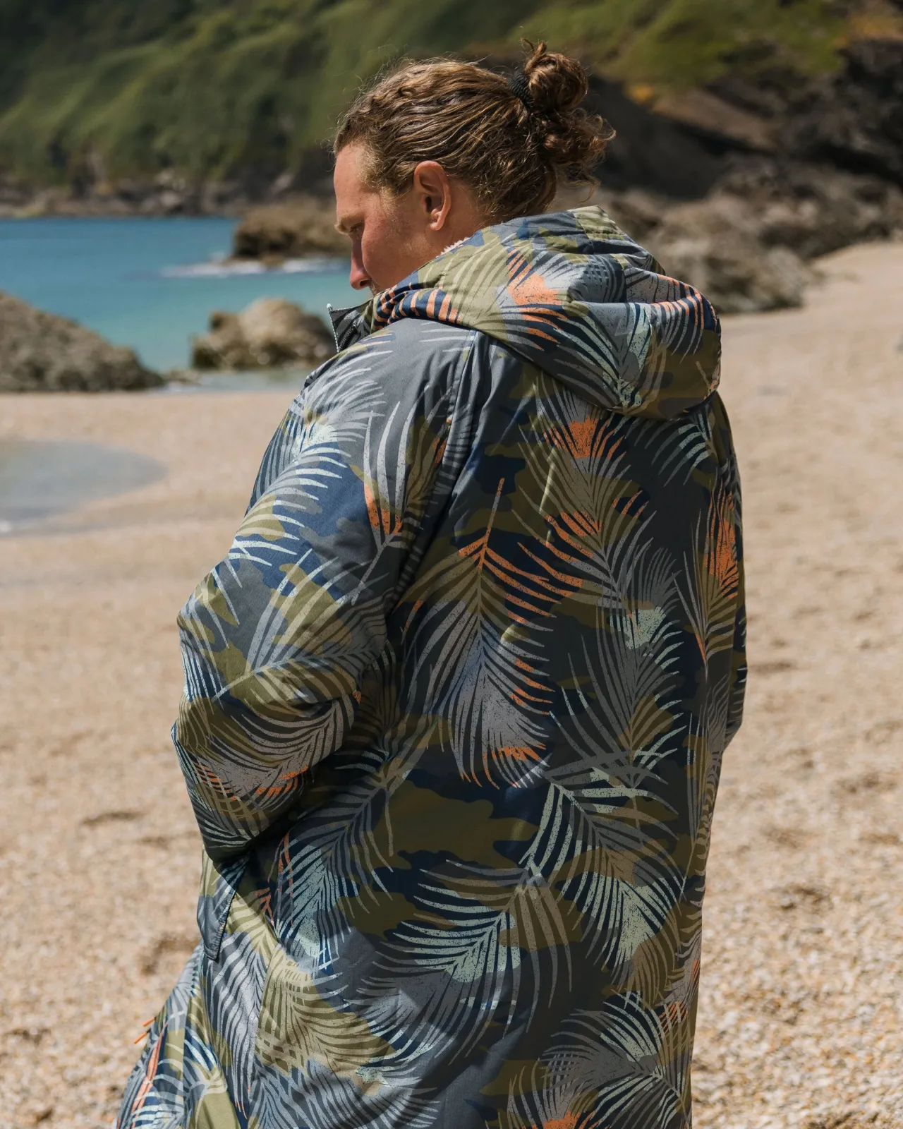 waves_recycled_sherpa_lined_changing_robe__palm_camo_apricot_4.webp Flash Sale Waves Recycled Sherpa Lined Changing Robe - Palm Camo Apricot Surf-ponchos | Surf-ponchos