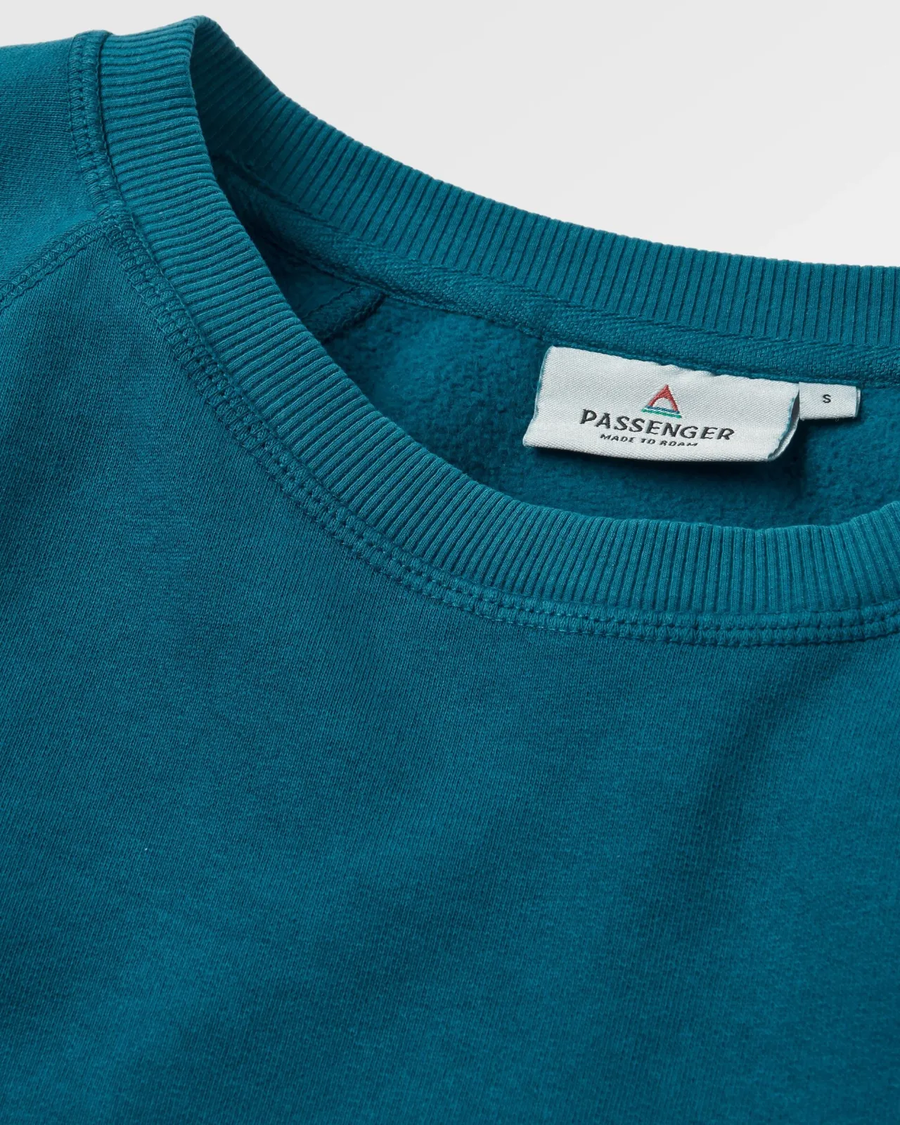 waves_u_trees_recyceltes_baumwollsweatshirt__gezeitenblau_2.webp Outlet Waves u0026 Trees Recyceltes Baumwoll-Sweatshirt - Damen Kapuzenpullover & Sweatshirts