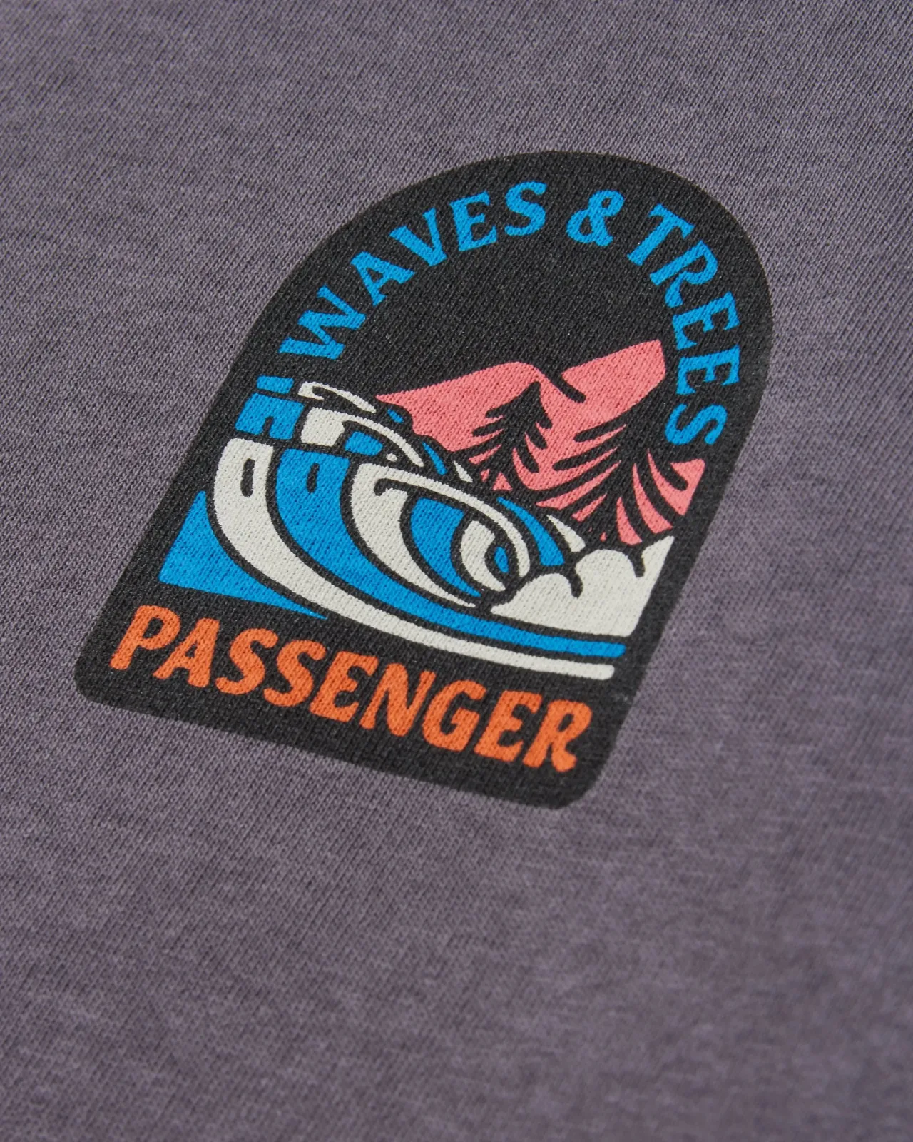 waves_u_trees_recyceltes_langarmshirt__holzkohle_5.webp Store Waves u0026 Trees Recyceltes Langarmshirt - Damen Oberteile & T-shirts