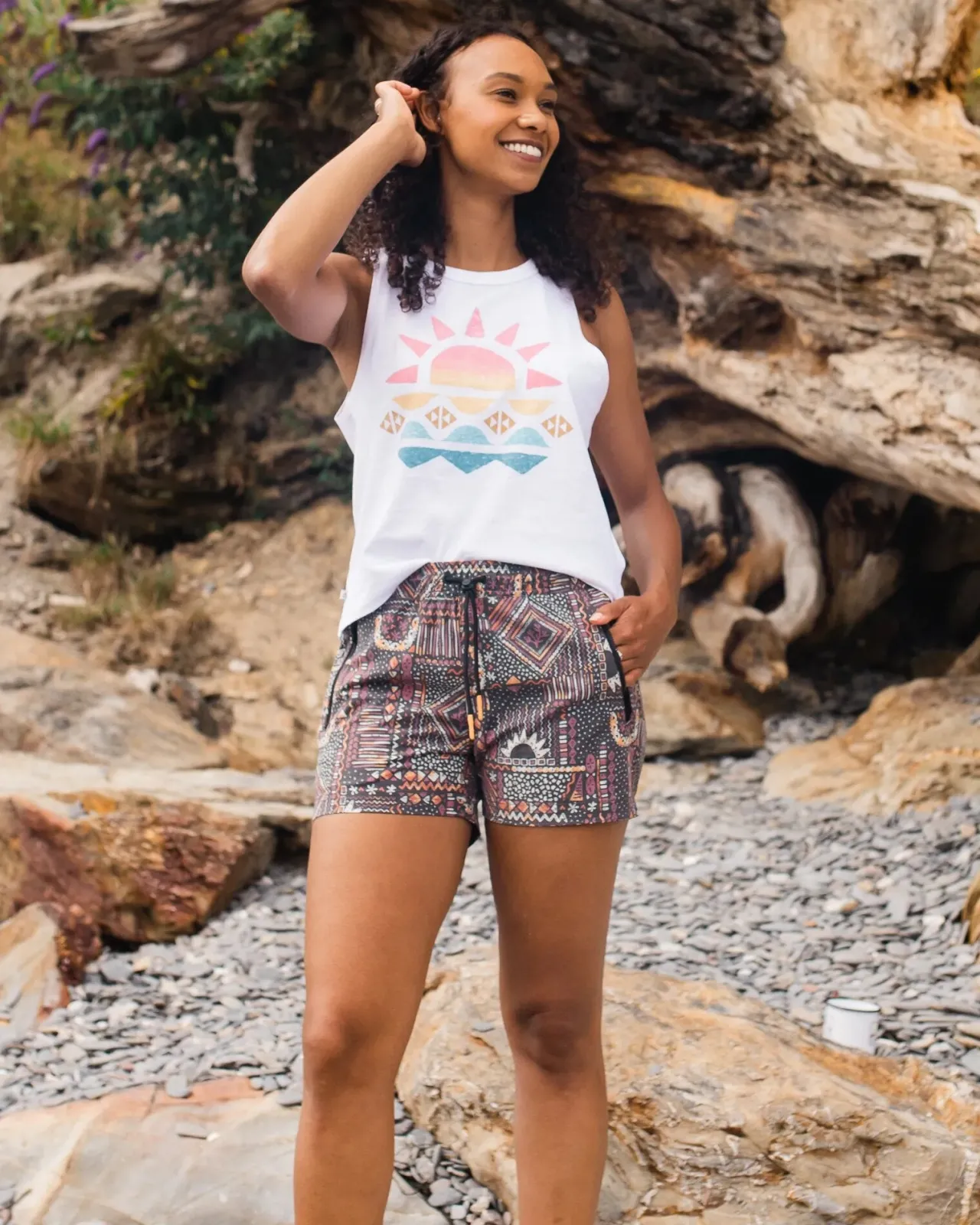 way_out_recycelte_allzweckshorts__vintage_patchwork_schwarzmehrfarbig_2.webp Best Sale Way Out Recycelte Allzweck-Shorts - Vintage Patchwork Schwarz/Mehrfarbig Damen Kurze Hosen