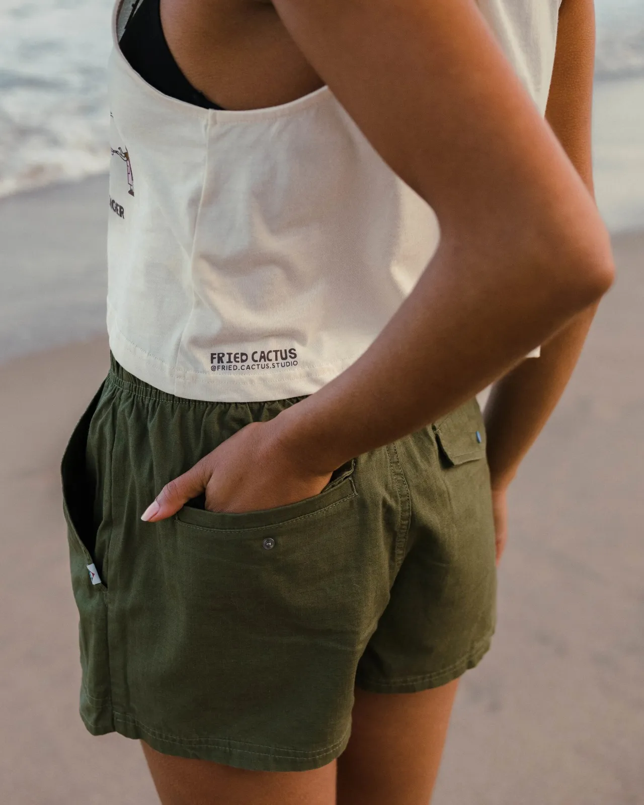 wonderland_biobaumwolle_skort__khaki_6.webp Best Sale Wonderland Bio-Baumwolle Skort - Damen Kleider & Röcke | Kurze Hosen