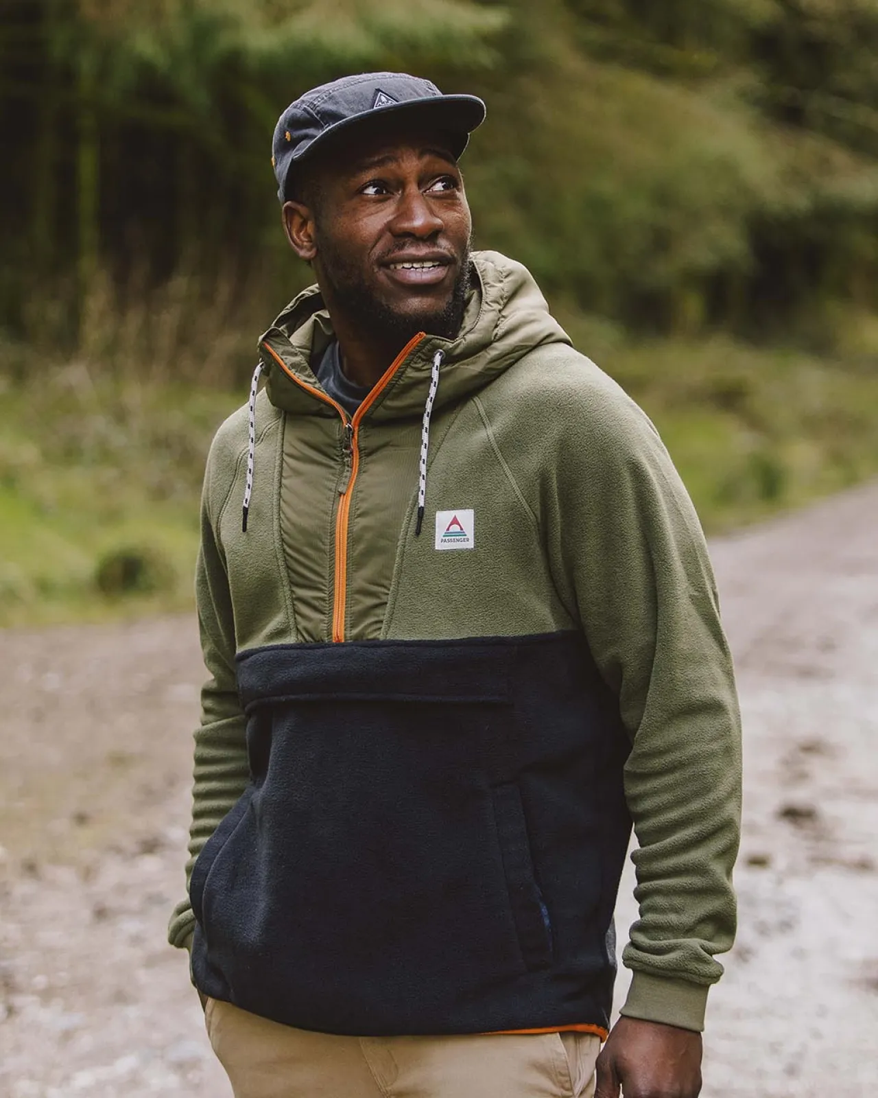 Outlet Woodland Kapuzenpullover mit 1/2 Reißverschluss aus recyceltem Polarfleece - Echtes Schwarz/ Khaki Herren Fleece | Fleece