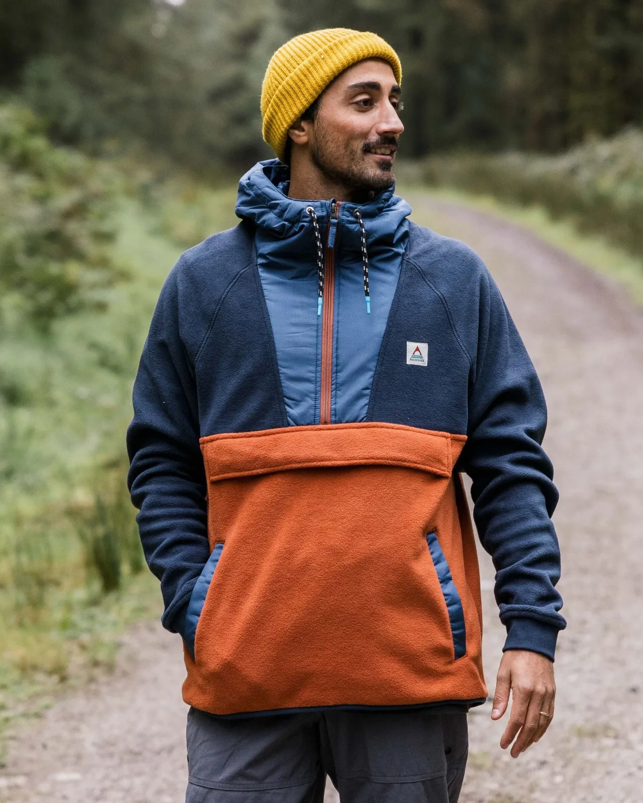 woodland_kapuzenpullover_mit__reiverschluss_aus_recyceltem_polarfleece__tiefes_marine_gebrannter_ton_3.webp Clearance Woodland Kapuzenpullover mit 1/2 Reißverschluss aus recyceltem Polarfleece - Tiefes Marine/ Gebrannter Ton Herren Fleece | Fleece