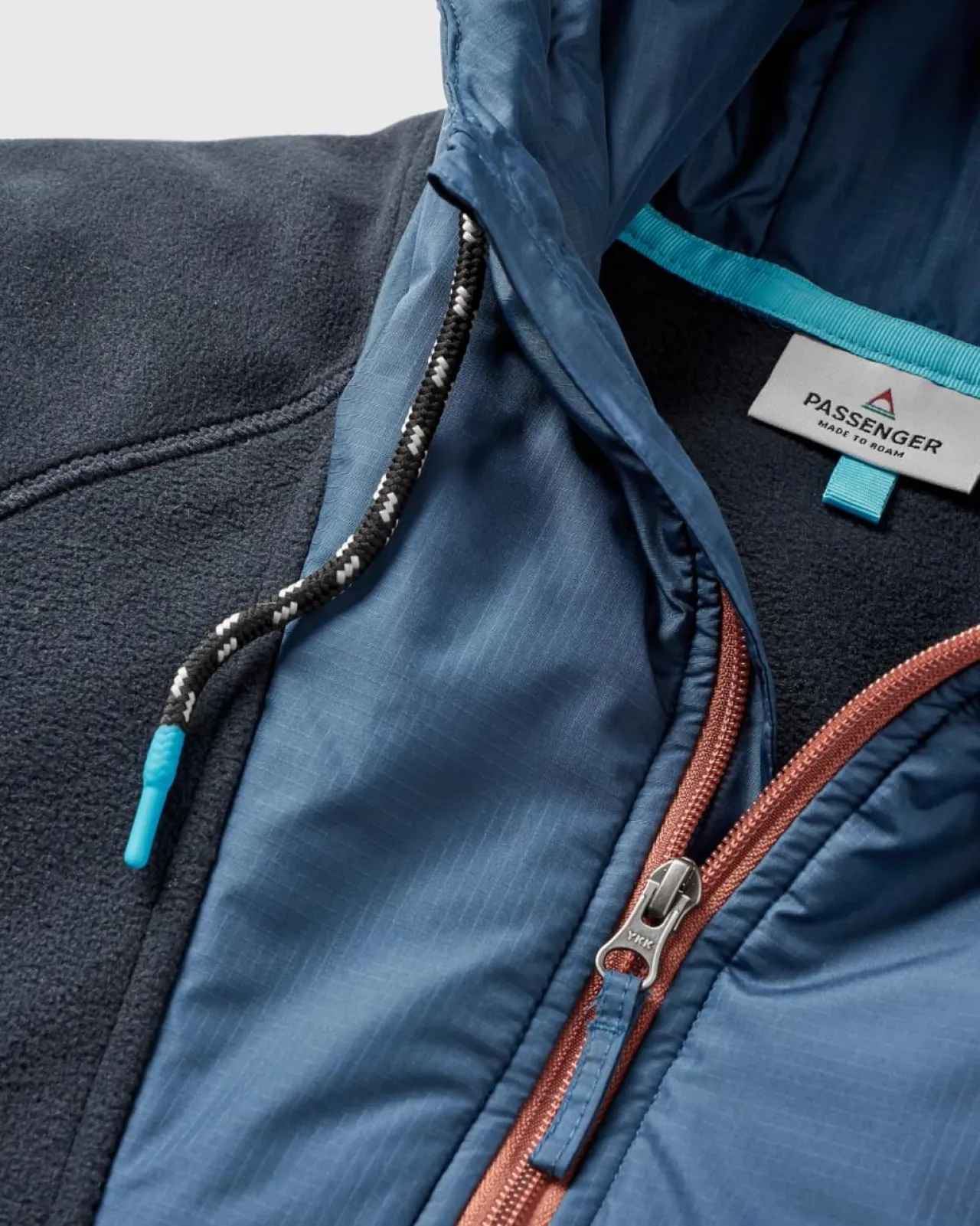 woodland_kapuzenpullover_mit__reiverschluss_aus_recyceltem_polarfleece__tiefes_marine_gebrannter_ton_7.webp Clearance Woodland Kapuzenpullover mit 1/2 Reißverschluss aus recyceltem Polarfleece - Tiefes Marine/ Gebrannter Ton Herren Fleece | Fleece