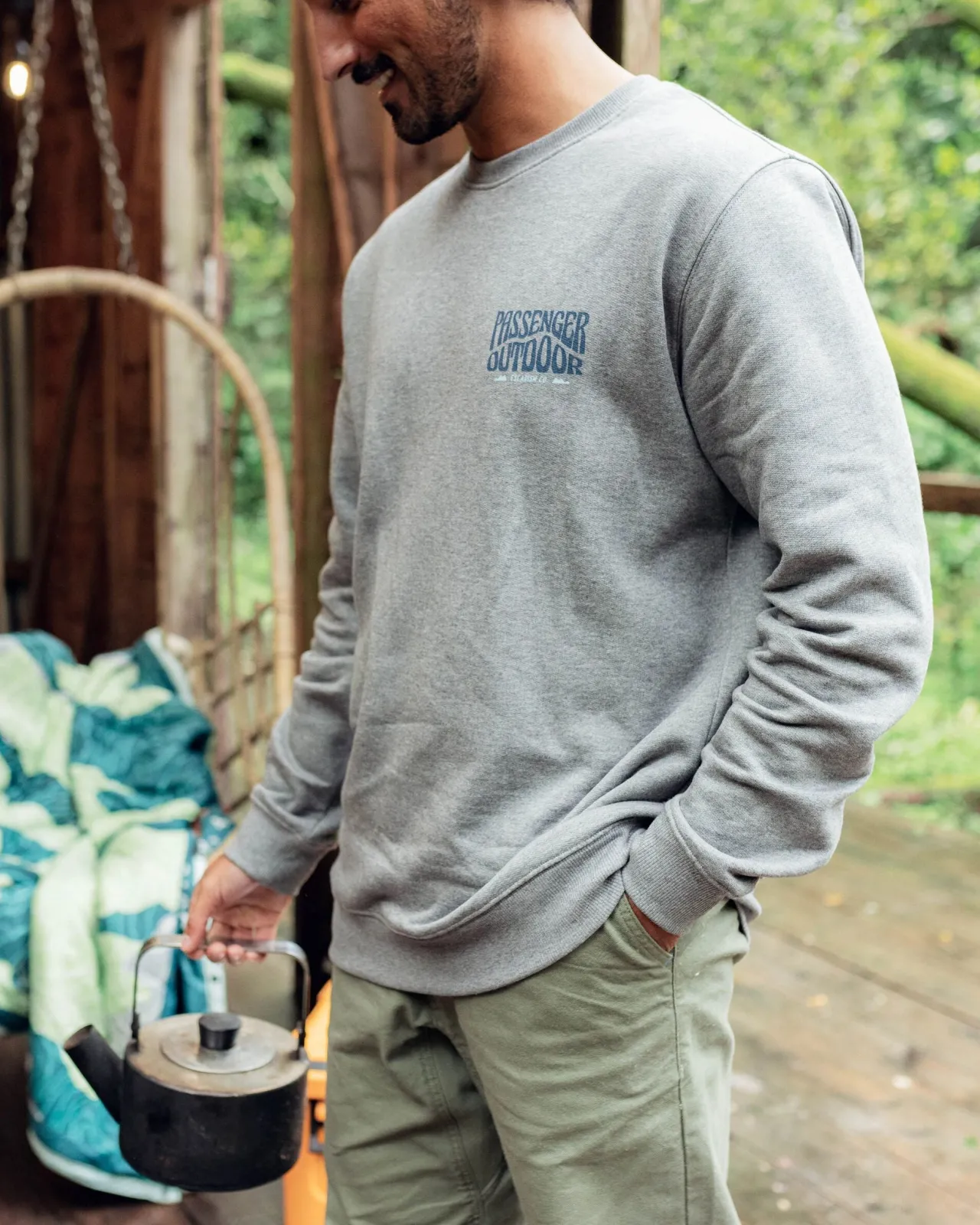 yuca_recyceltes_baumwollsweatshirt__dunkelgrau_meliert_2.webp Shop Yuca Recyceltes Baumwoll-Sweatshirt - Dunkelgrau meliert Herren Kapuzenpullover & Sweatshirts