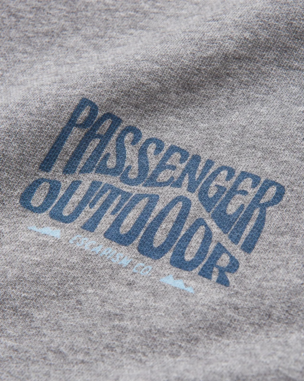 yuca_recyceltes_baumwollsweatshirt__dunkelgrau_meliert_6.webp Shop Yuca Recyceltes Baumwoll-Sweatshirt - Dunkelgrau meliert Herren Kapuzenpullover & Sweatshirts